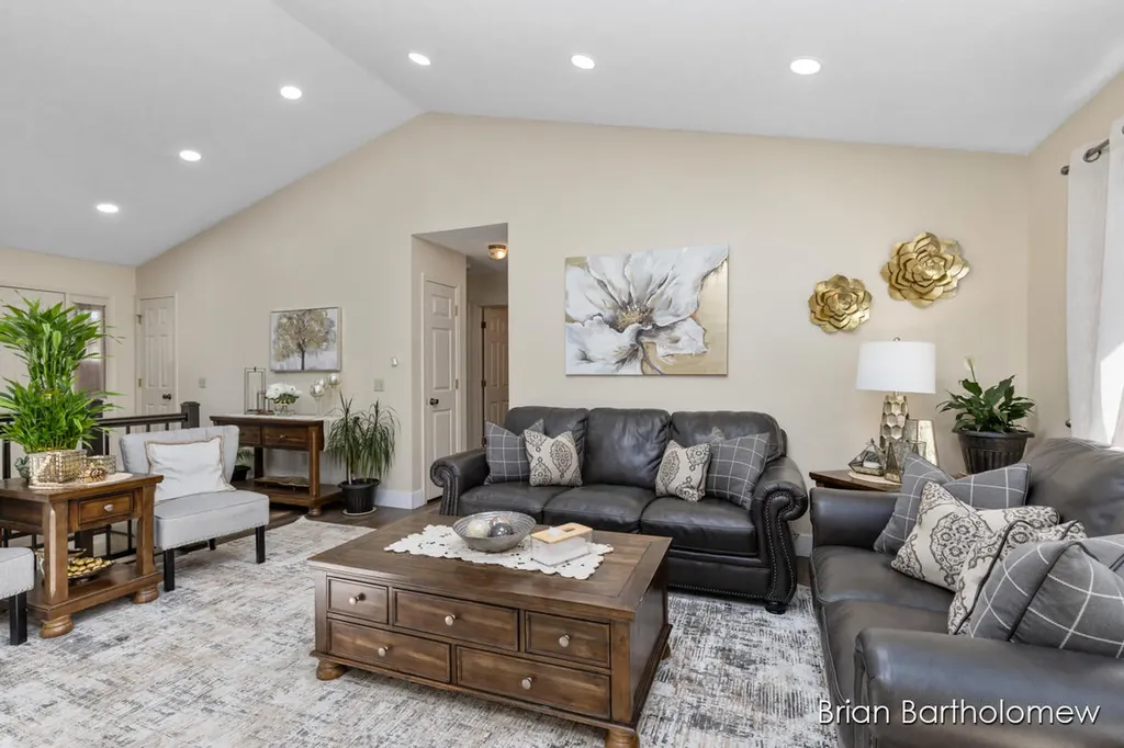 2657 Leffingwell Avenue NE Grand Rapids Charter Township MI 49525
