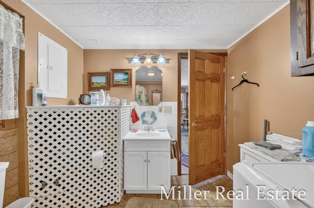 2801 Lower Lake Road Carlton Township MI 49058
