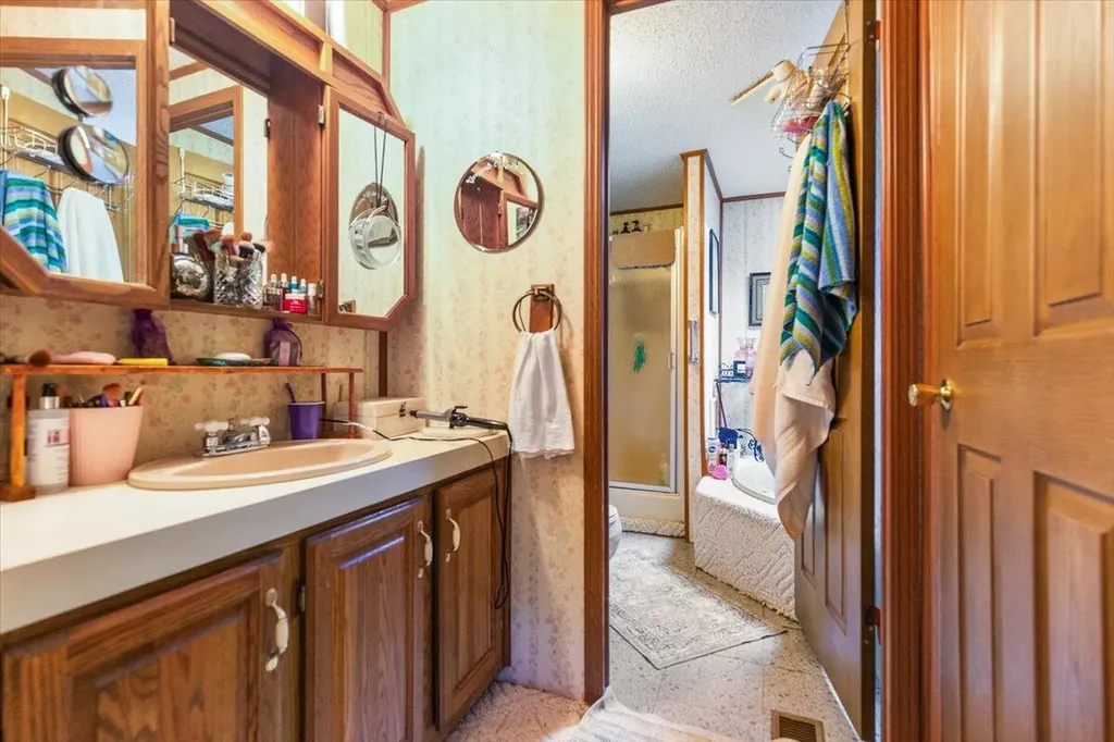 5614 E 68th Street Croton Township MI 49337