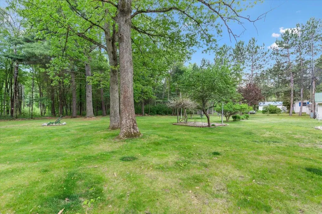 5614 E 68th Street Croton Township MI 49337