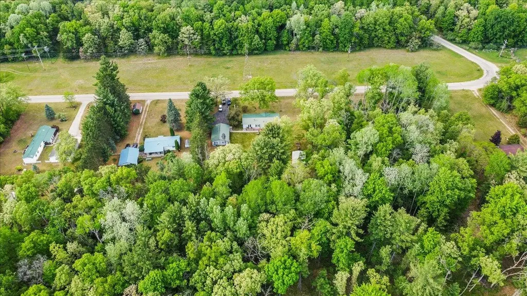 5614 E 68th Street Croton Township MI 49337