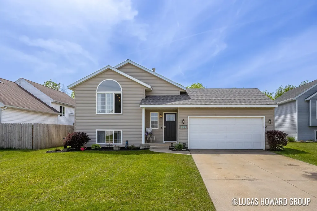 341 Pioneer Trail NE Cedar Springs City MI 49319