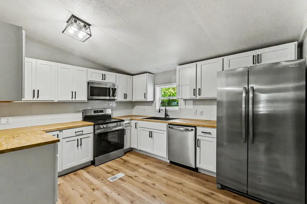 2795 S Bradley Road Carmel Township MI 48813