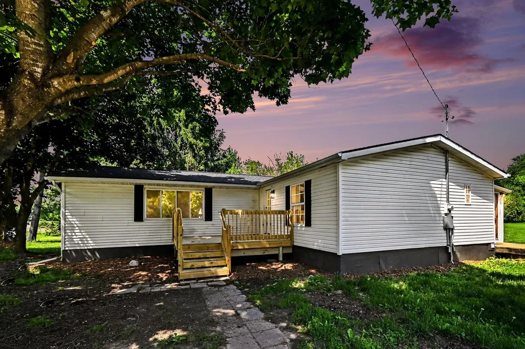 2795 S Bradley Road Carmel Township MI 48813