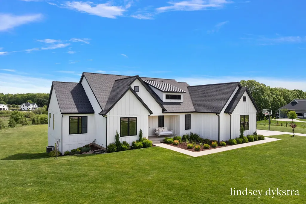 3526 Winding Stream Drive NW Walker City MI 49534