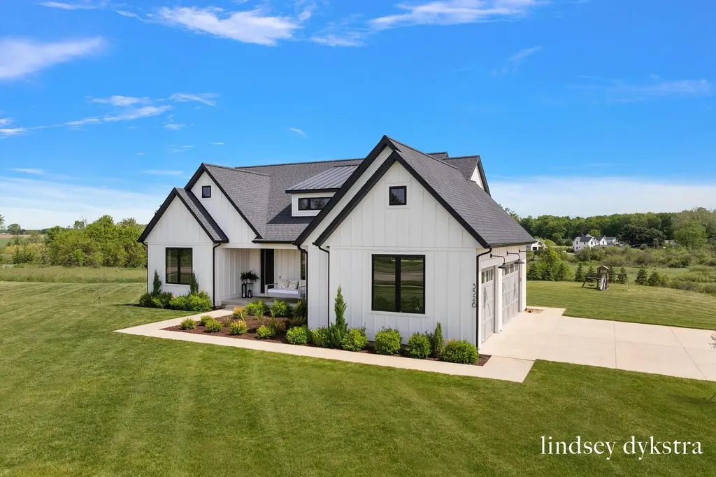 3526 Winding Stream Drive NW Walker City MI 49534