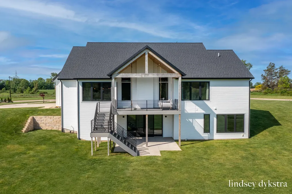3526 Winding Stream Drive NW Walker City MI 49534