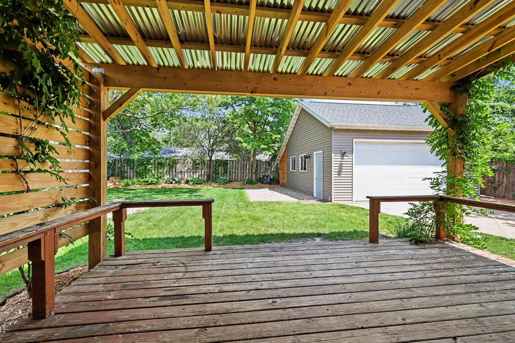 1077 Cricklewood Street SW Wyoming City MI 49509