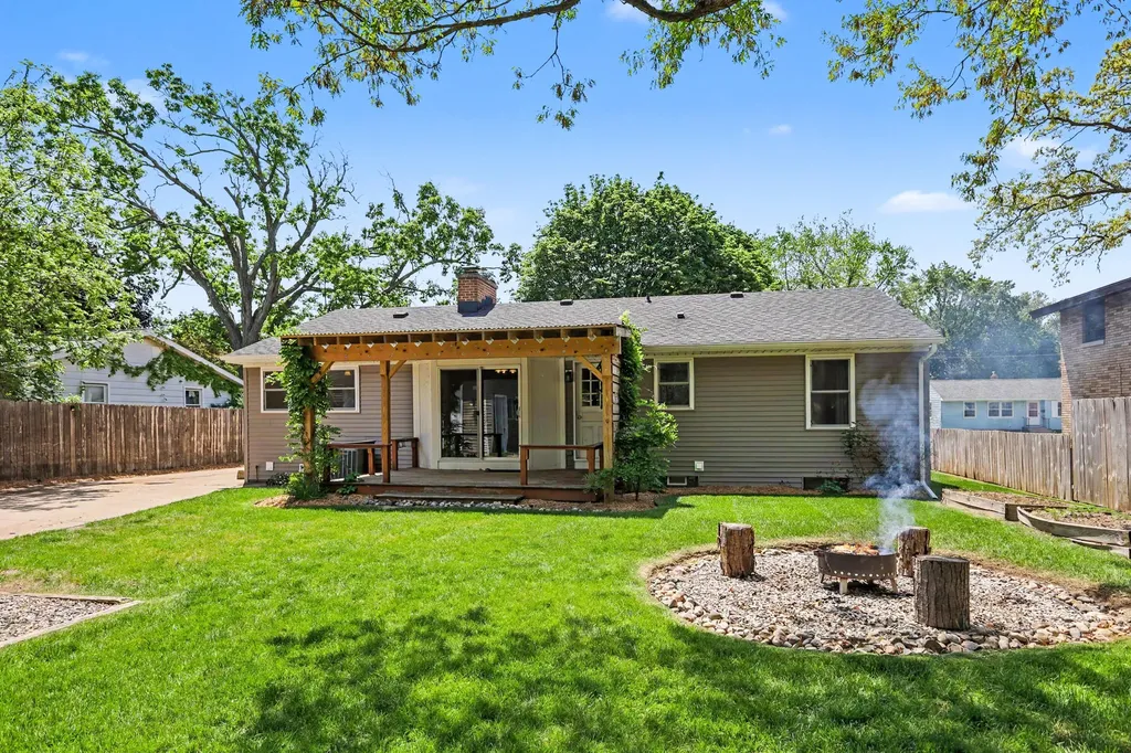 1077 Cricklewood Street SW Wyoming City MI 49509