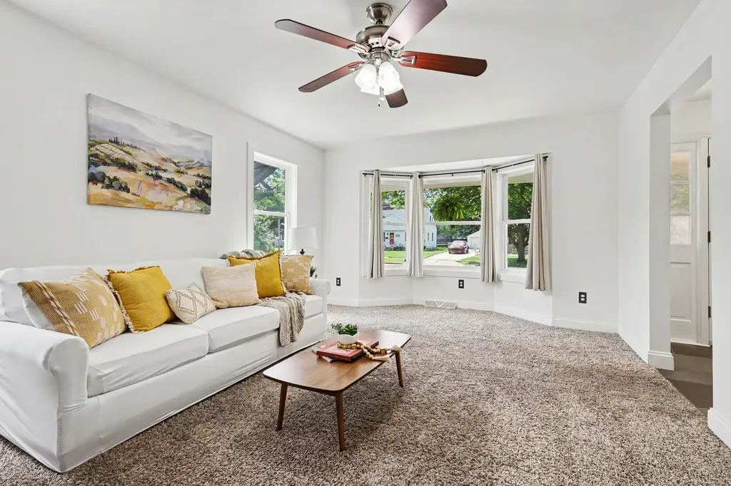 1077 Cricklewood Street SW Wyoming City MI 49509