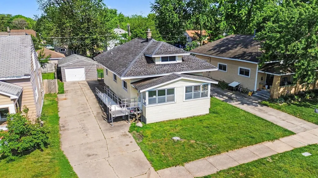 2434 Lamar Avenue SW Wyoming City MI 49519