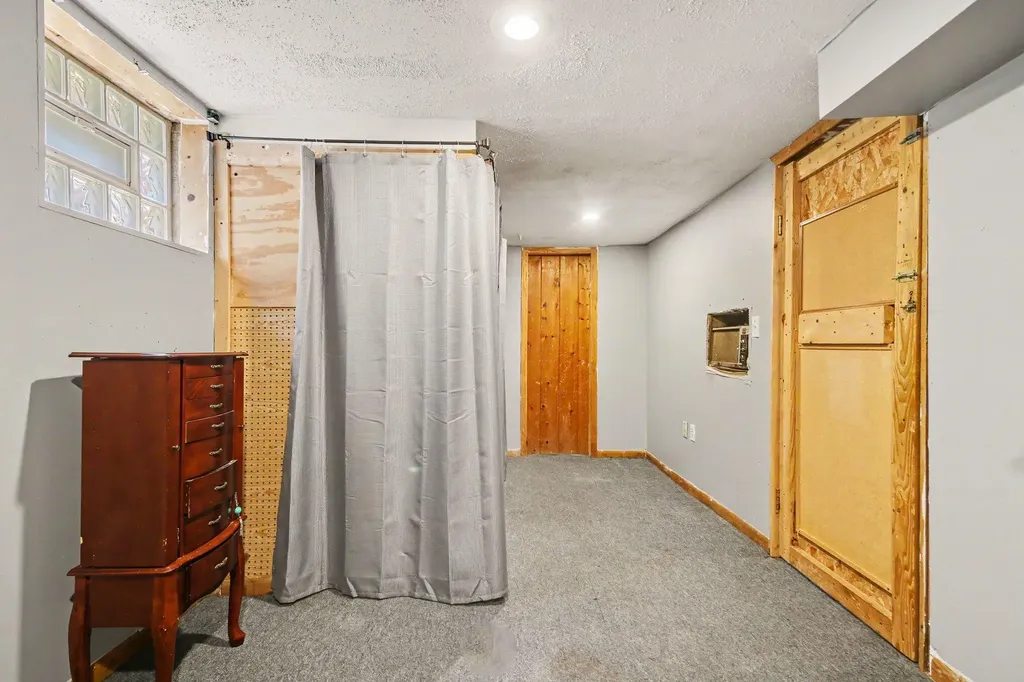 2434 Lamar Avenue SW Wyoming City MI 49519