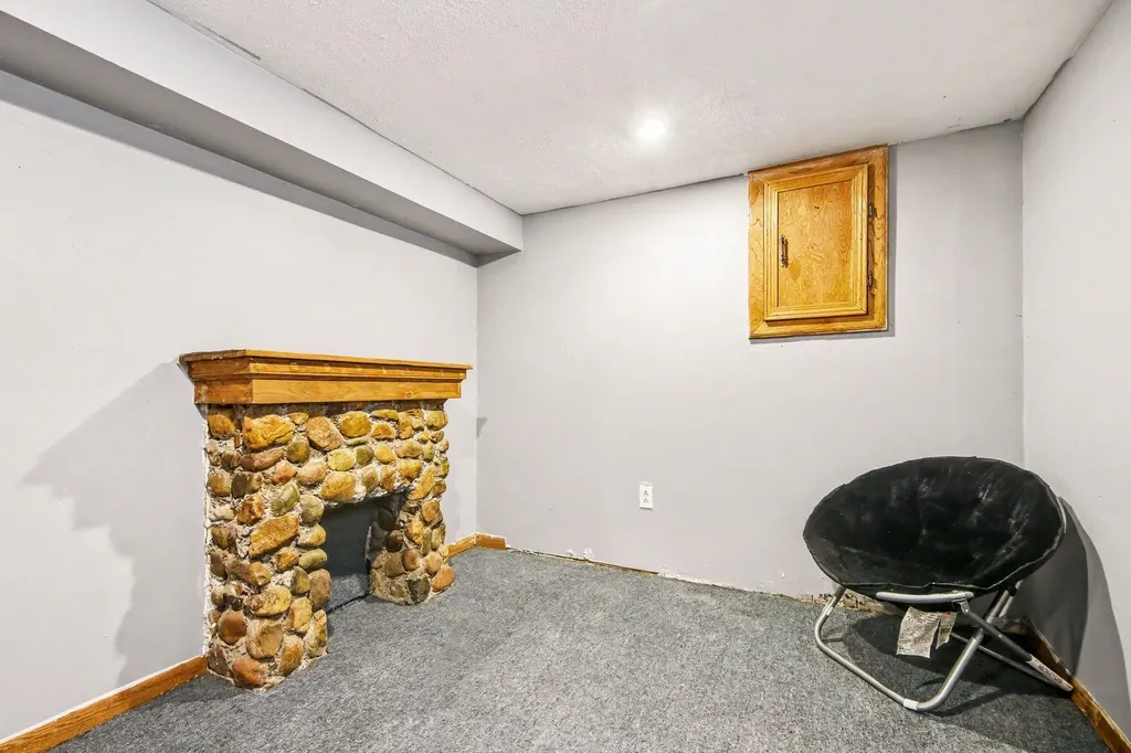 2434 Lamar Avenue SW Wyoming City MI 49519