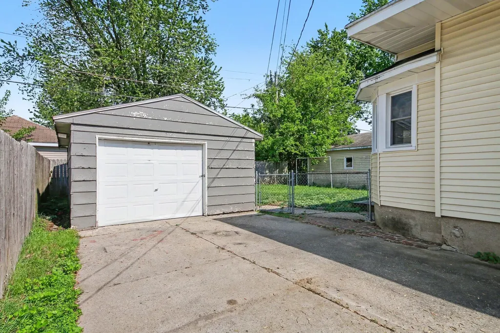 2434 Lamar Avenue SW Wyoming City MI 49519
