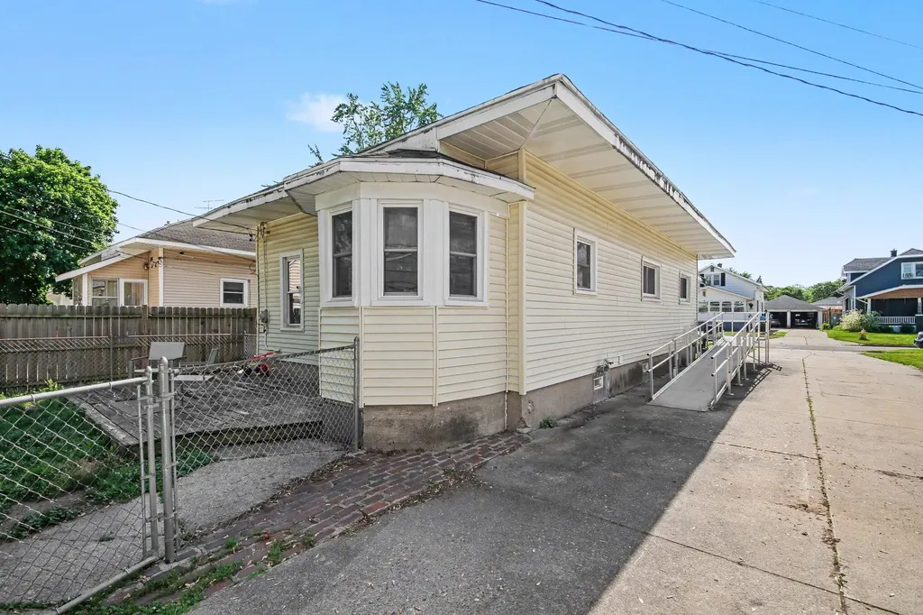 2434 Lamar Avenue SW Wyoming City MI 49519