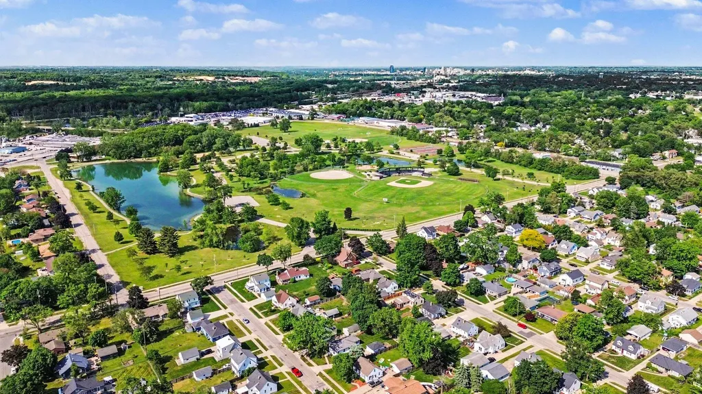 2434 Lamar Avenue SW Wyoming City MI 49519