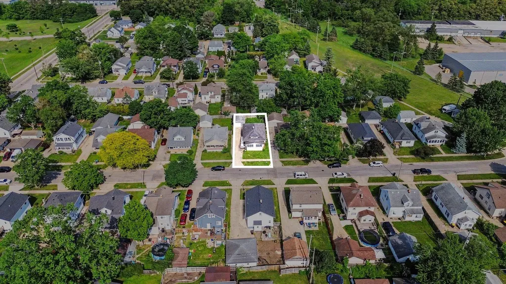 2434 Lamar Avenue SW Wyoming City MI 49519