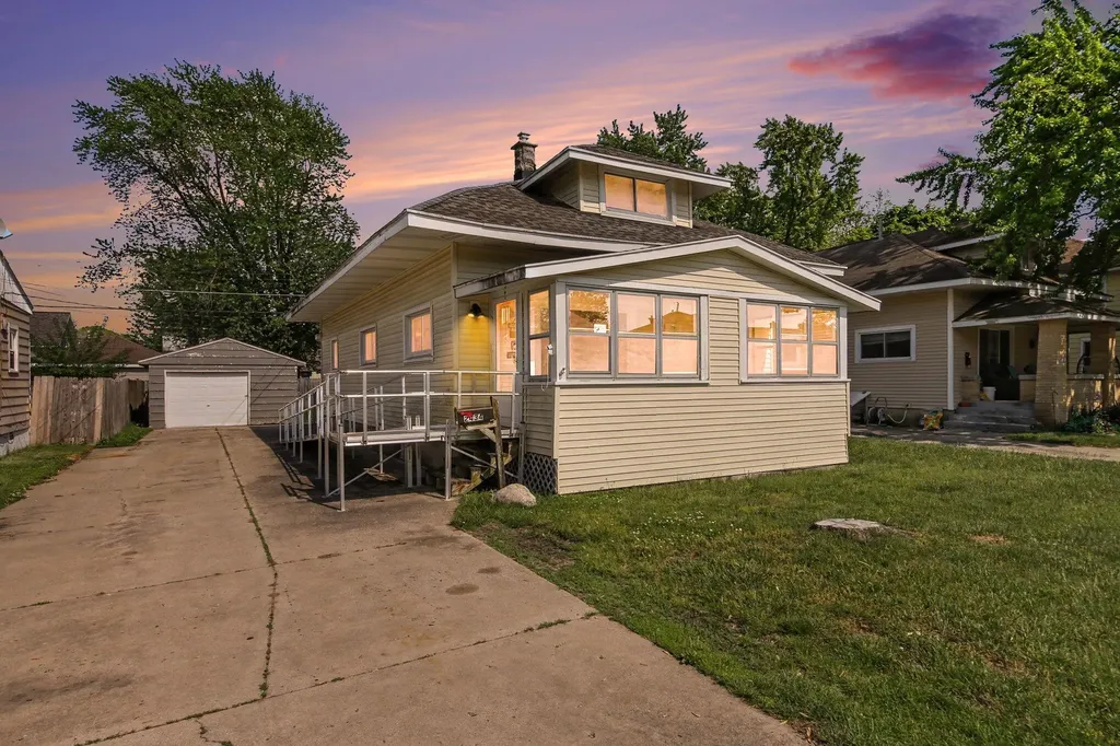 2434 Lamar Avenue SW Wyoming City MI 49519
