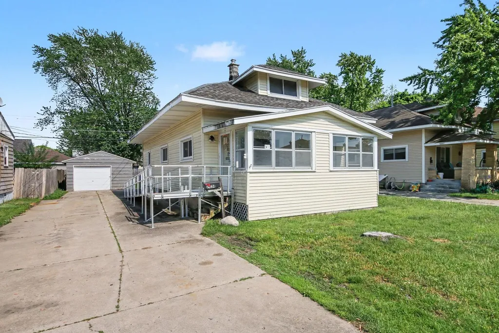 2434 Lamar Avenue SW Wyoming City MI 49519