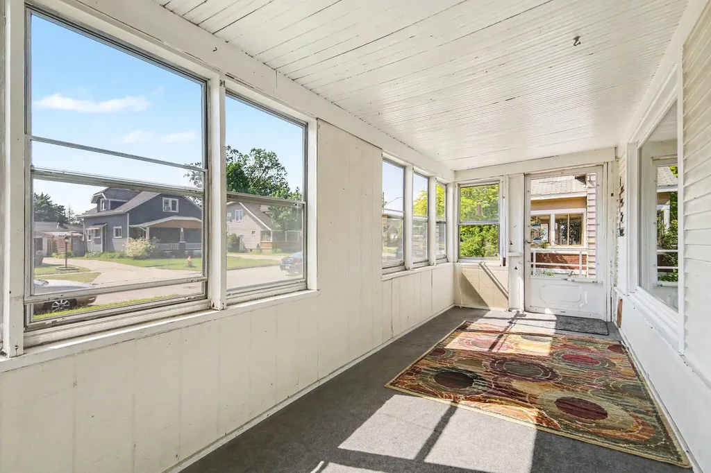 2434 Lamar Avenue SW Wyoming City MI 49519