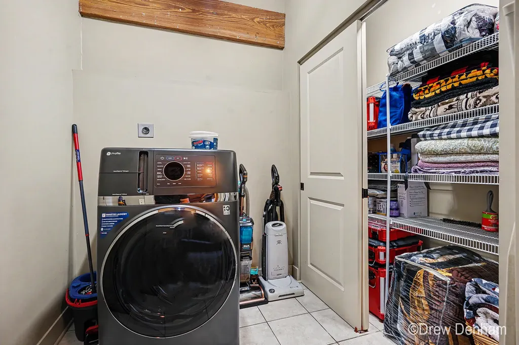 533 Columbia Avenue Holland City MI 49423