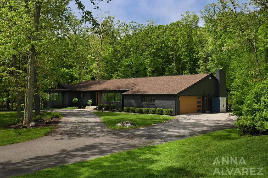 7130 Oakbrook Street SE Cascade Charter Township MI 49546