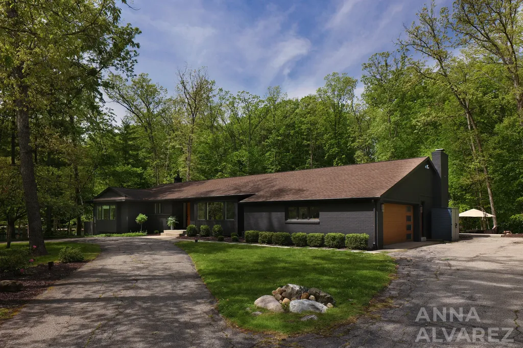 7130 Oakbrook Street SE Cascade Charter Township MI 49546