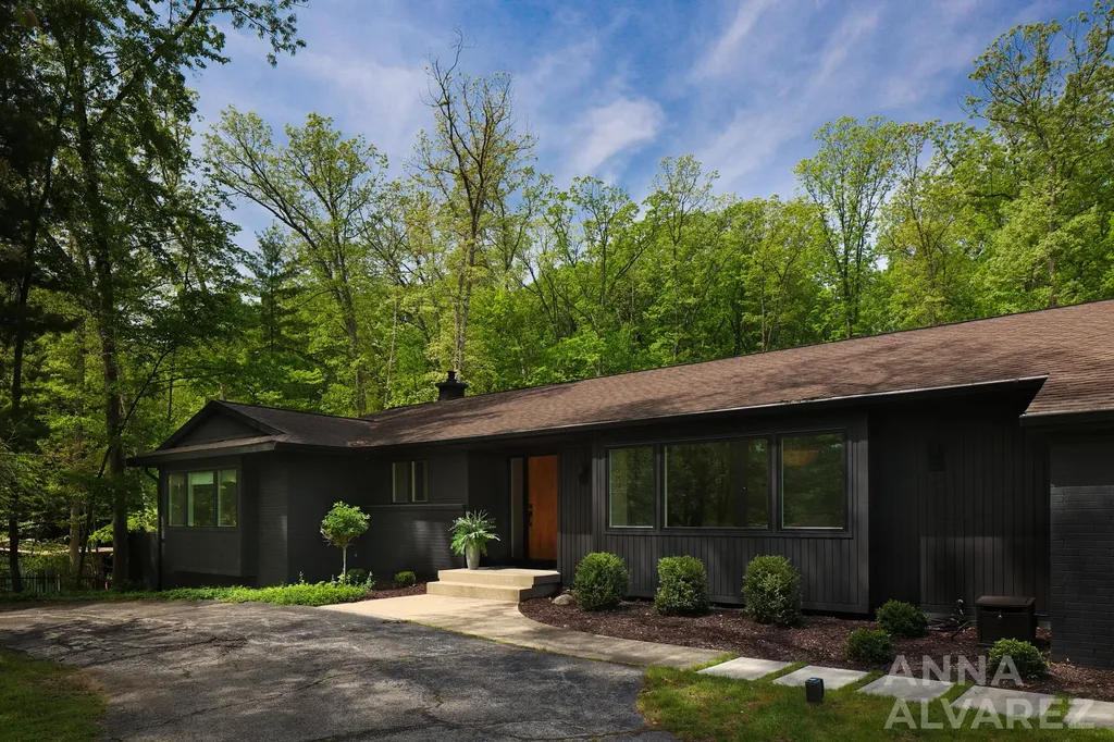 7130 Oakbrook Street SE Cascade Charter Township MI 49546