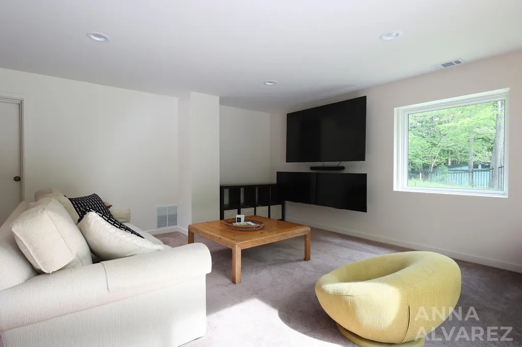 7130 Oakbrook Street SE Cascade Charter Township MI 49546