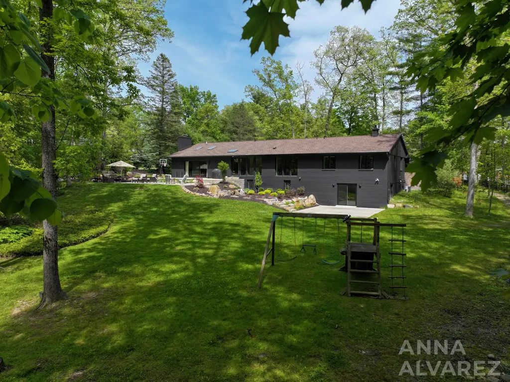 7130 Oakbrook Street SE Cascade Charter Township MI 49546