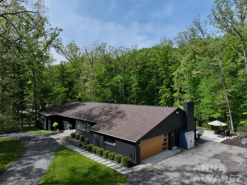 7130 Oakbrook Street SE Cascade Charter Township MI 49546
