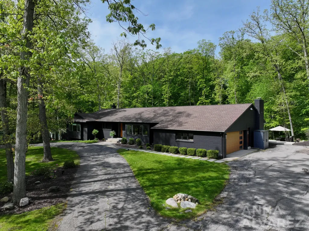 7130 Oakbrook Street SE Cascade Charter Township MI 49546