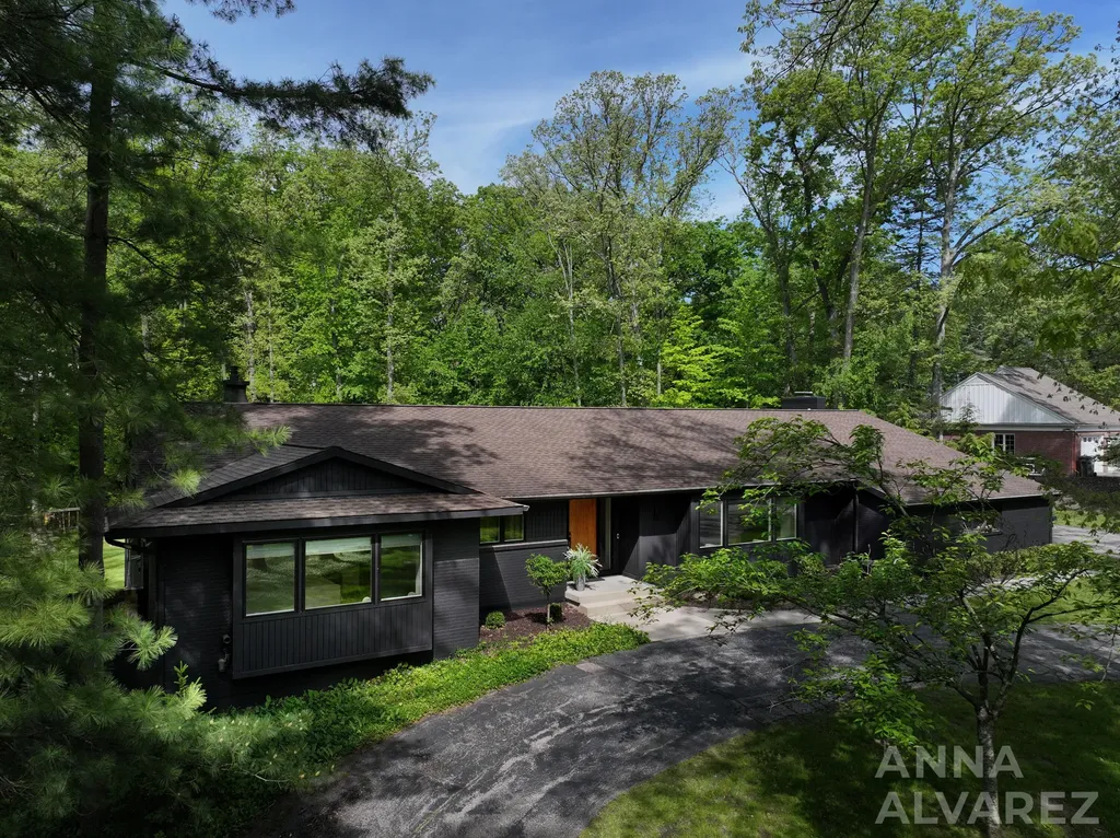 7130 Oakbrook Street SE Cascade Charter Township MI 49546