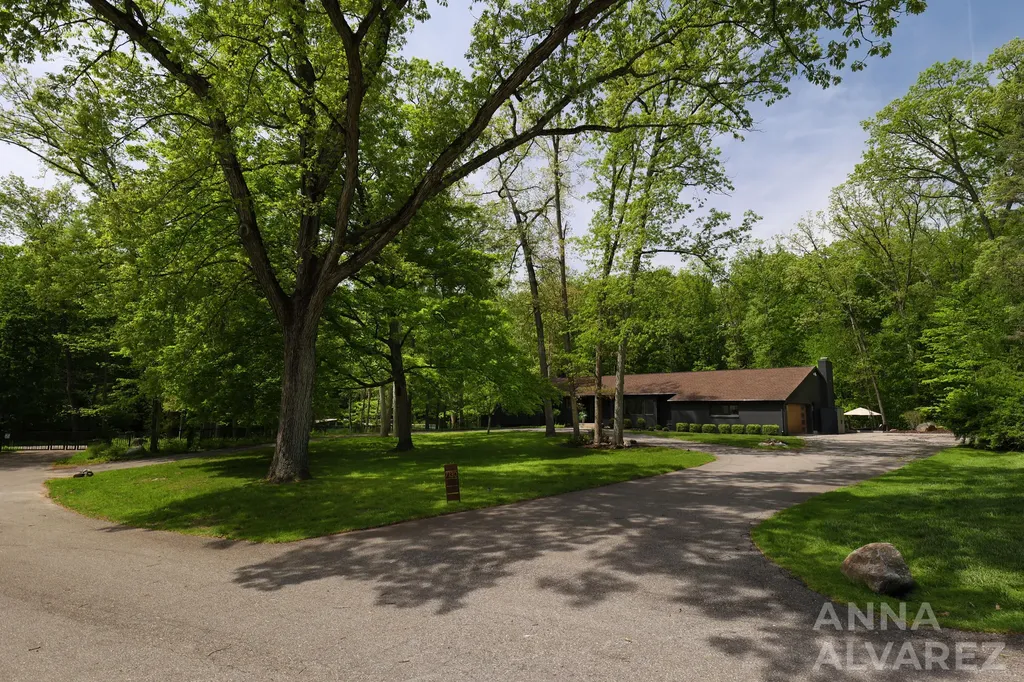 7130 Oakbrook Street SE Cascade Charter Township MI 49546