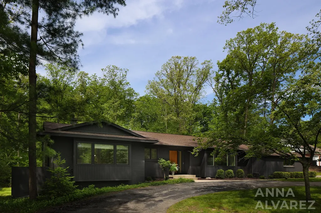 7130 Oakbrook Street SE Cascade Charter Township MI 49546