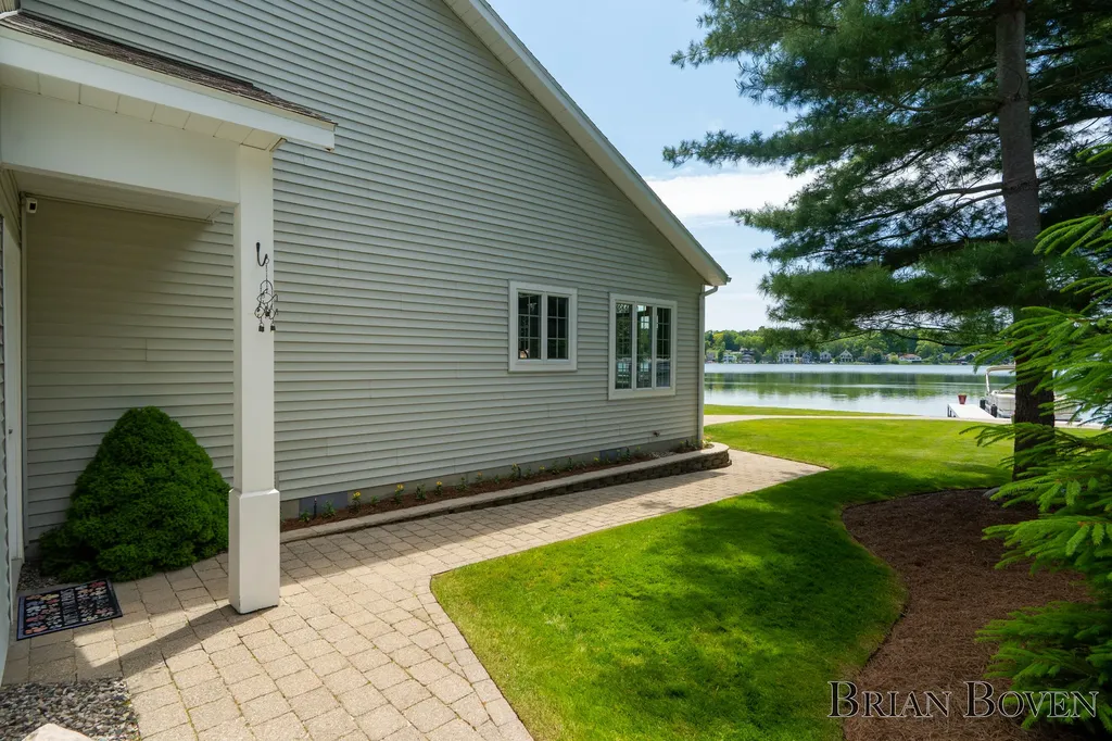 8789 Je NE Be Drive NE Courtland Township MI 49341
