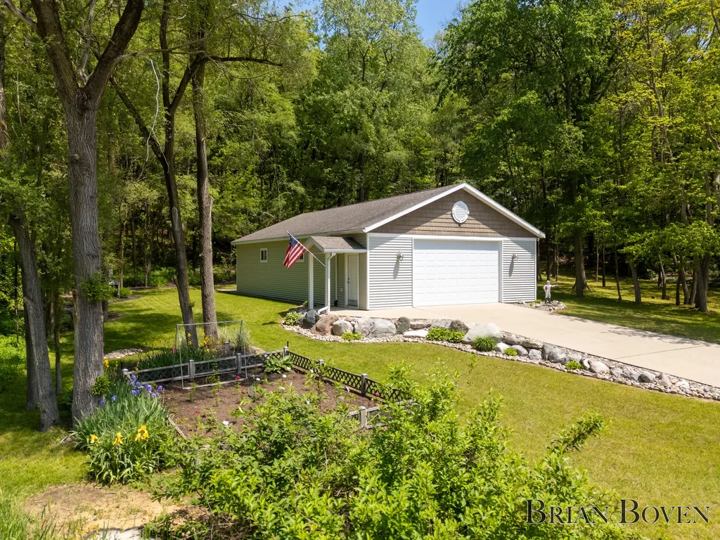8789 Je NE Be Drive NE Courtland Township MI 49341