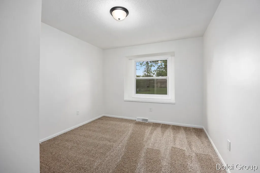 4161 Kings Row Court NW Walker City MI 49534
