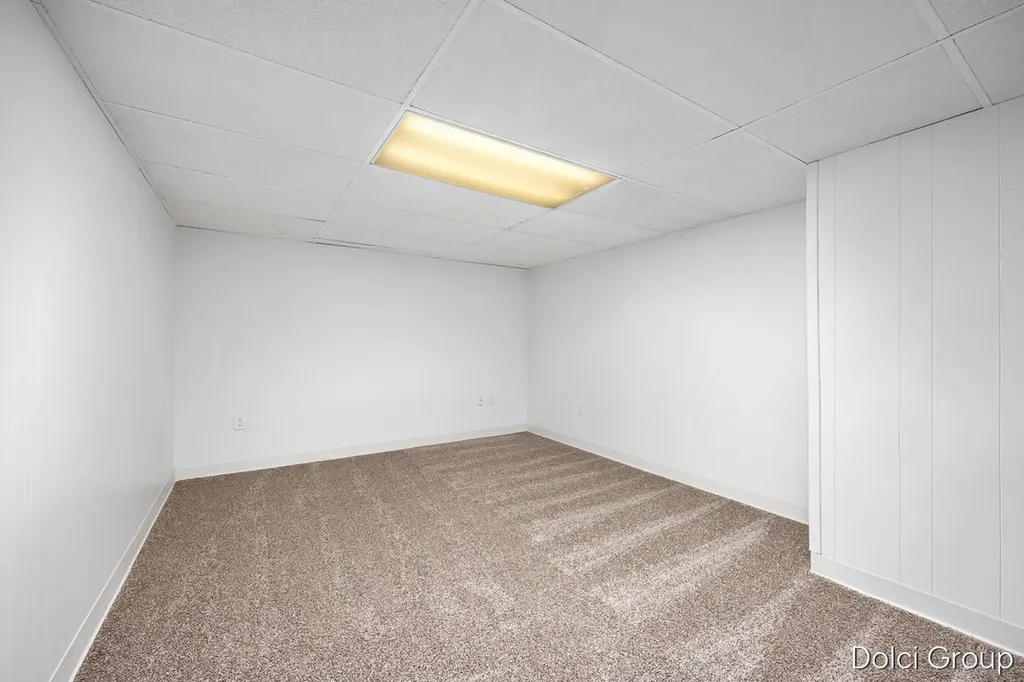 4161 Kings Row Court NW Walker City MI 49534