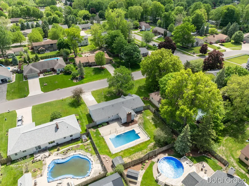 4161 Kings Row Court NW Walker City MI 49534