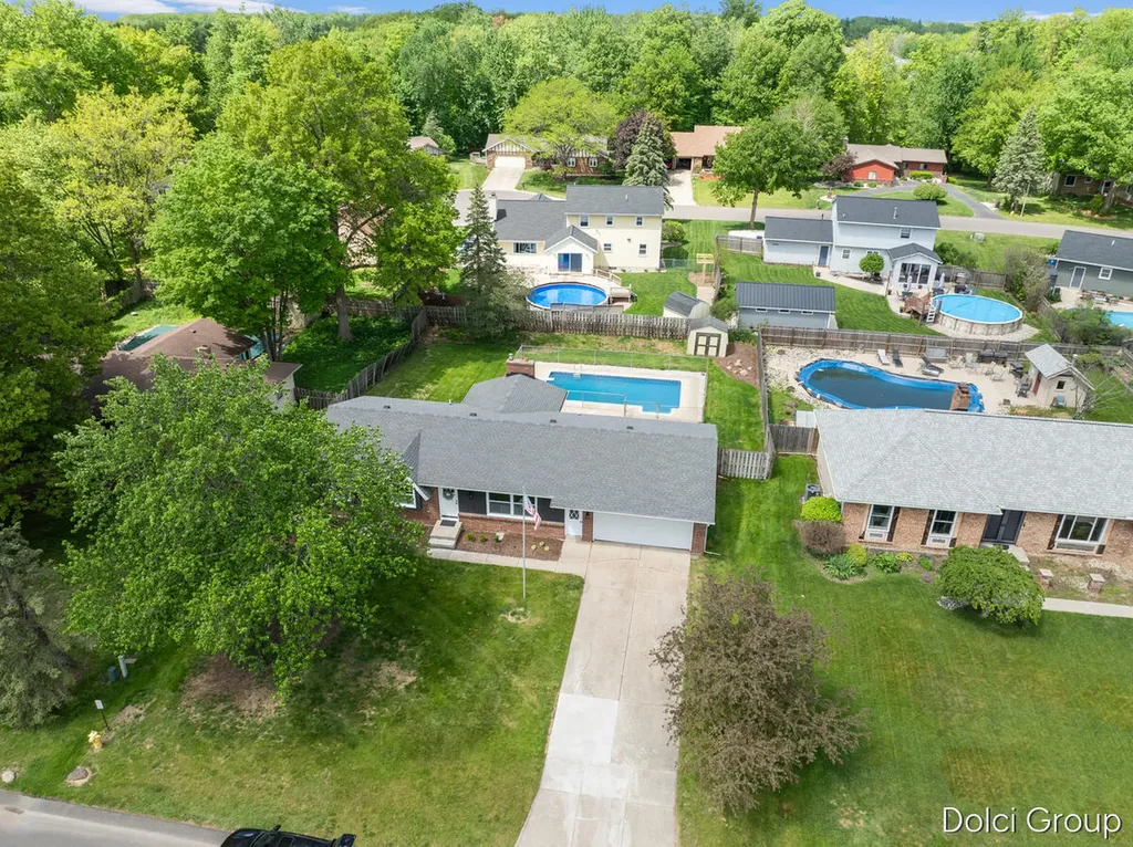 4161 Kings Row Court NW Walker City MI 49534