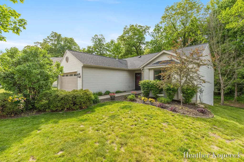 1663 Barnsley Court SE Lowell Charter Township MI 49331