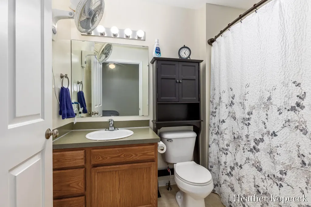 1663 Barnsley Court SE Lowell Charter Township MI 49331