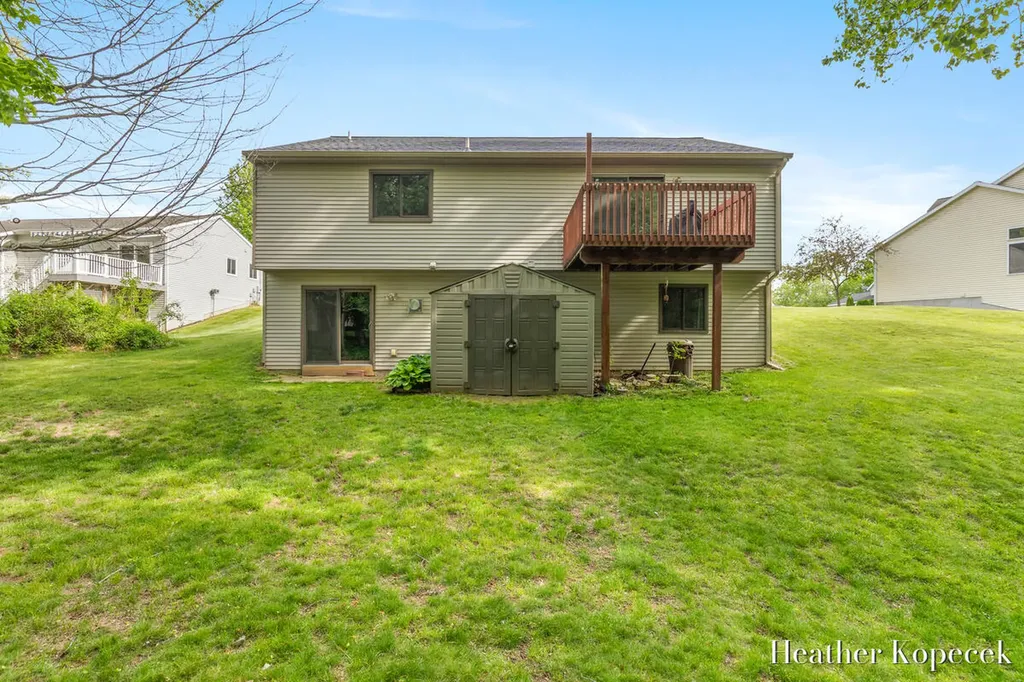 1663 Barnsley Court SE Lowell Charter Township MI 49331