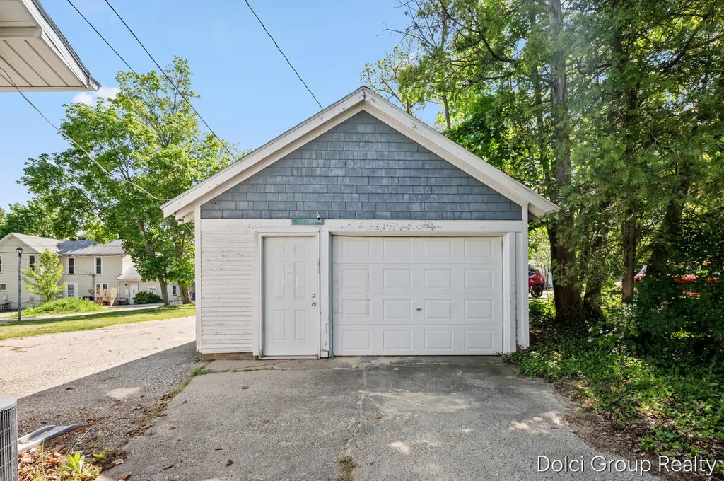 124 N Warren Avenue Big Rapids City MI 49307