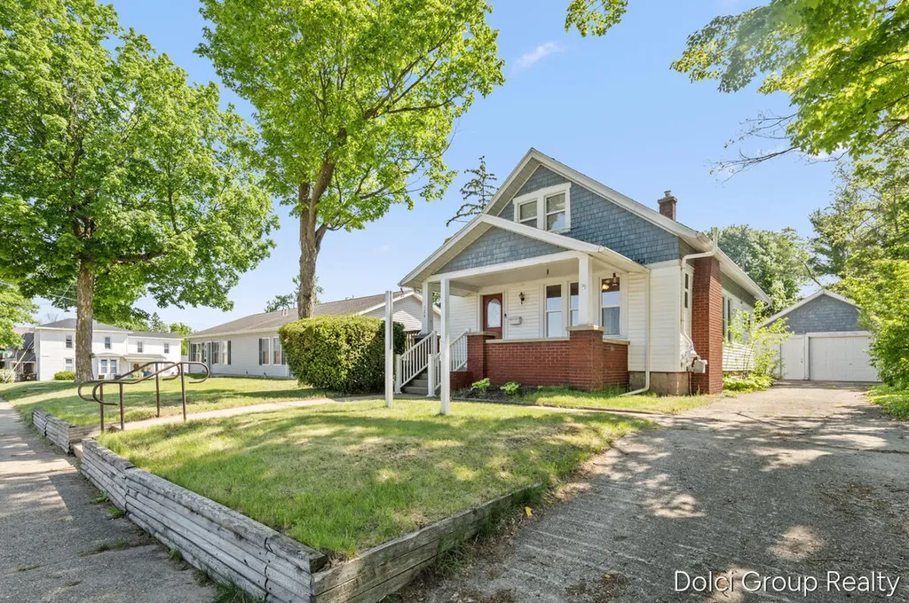 124 N Warren Avenue Big Rapids City MI 49307