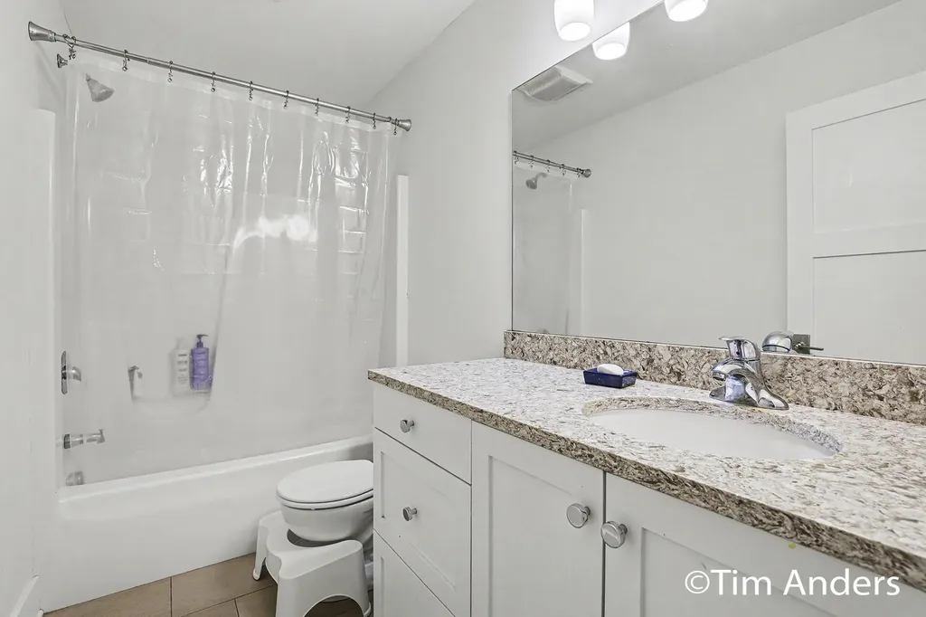 556 Greenwood Avenue SE East Grand Rapids City MI 49506