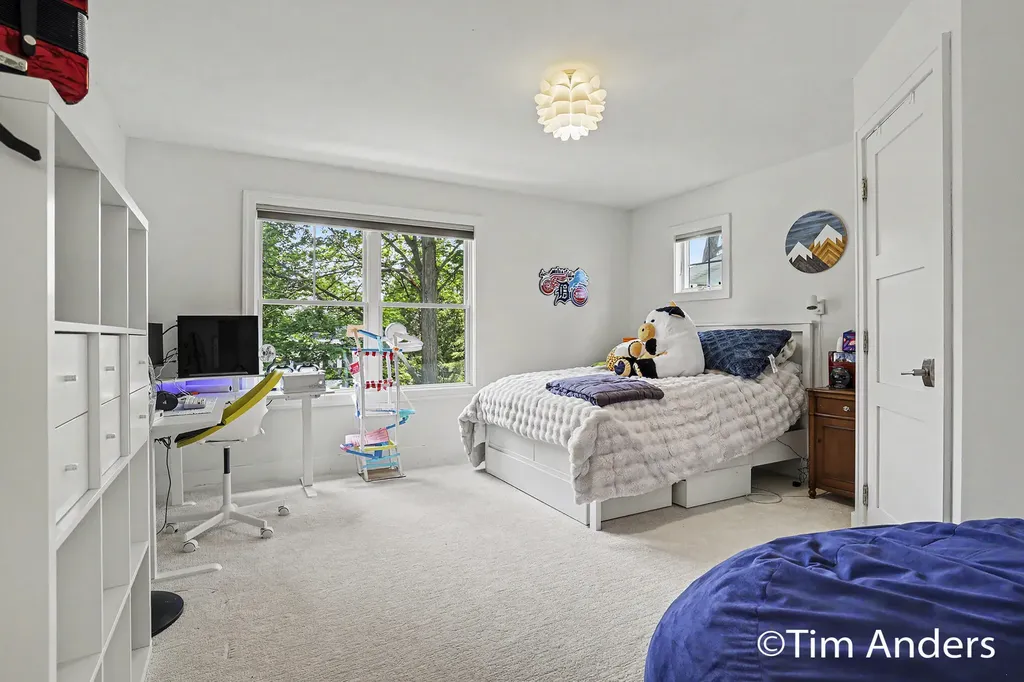 556 Greenwood Avenue SE East Grand Rapids City MI 49506