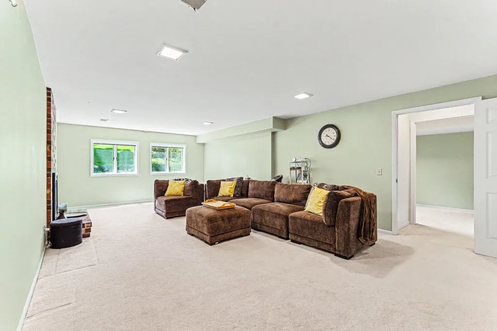 3598 Charlevoix Drive SE Cascade Charter Township MI 49546