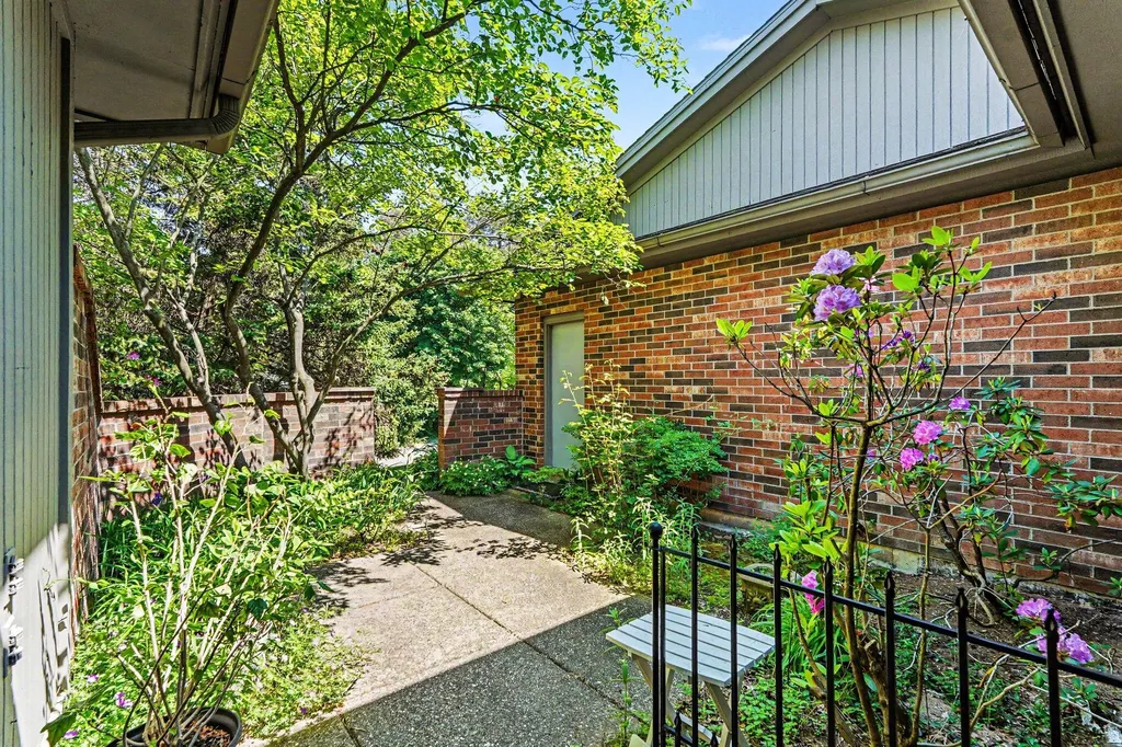 3598 Charlevoix Drive SE Cascade Charter Township MI 49546